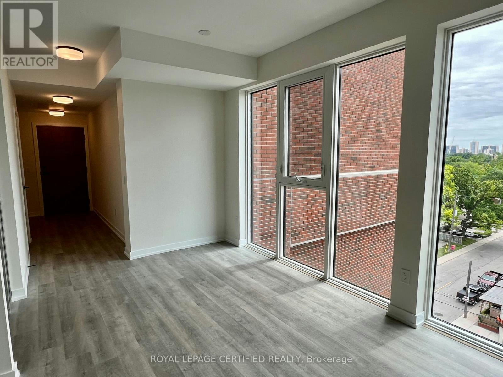 703-2300 St. Clair Avenue W, Toronto, ON, M6N 0B3 - 5