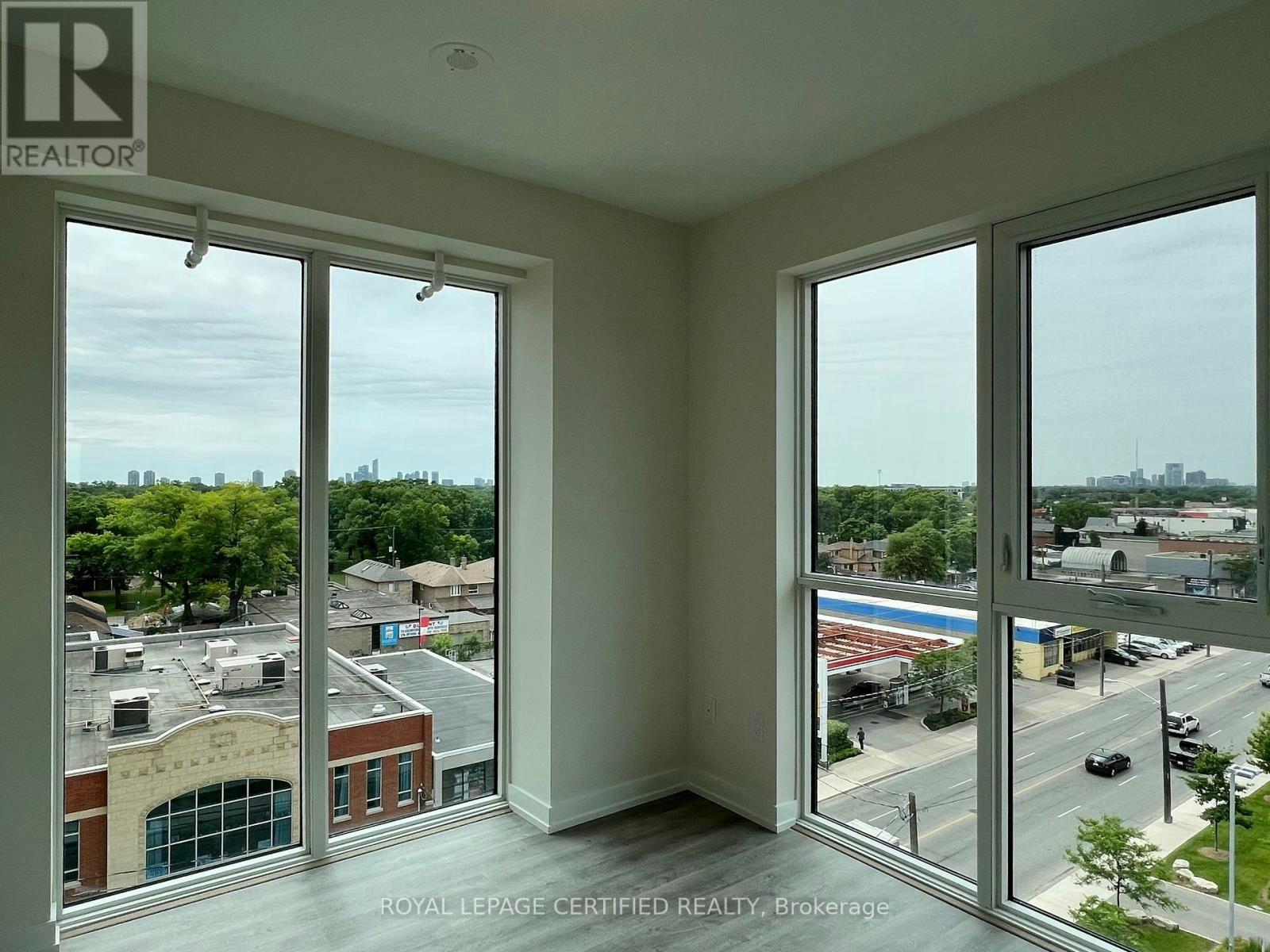 703-2300 St. Clair Avenue W, Toronto, ON, M6N 0B3 - 10