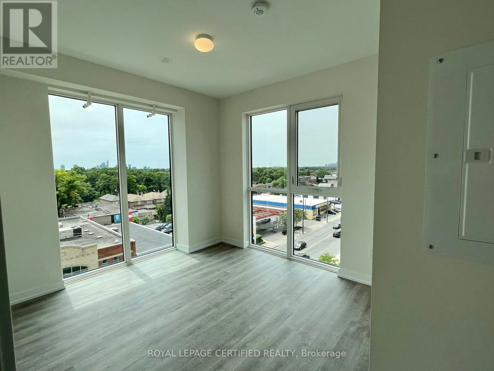 703-2300 St. Clair Avenue W, Toronto, ON, M6N 0B3 - 12