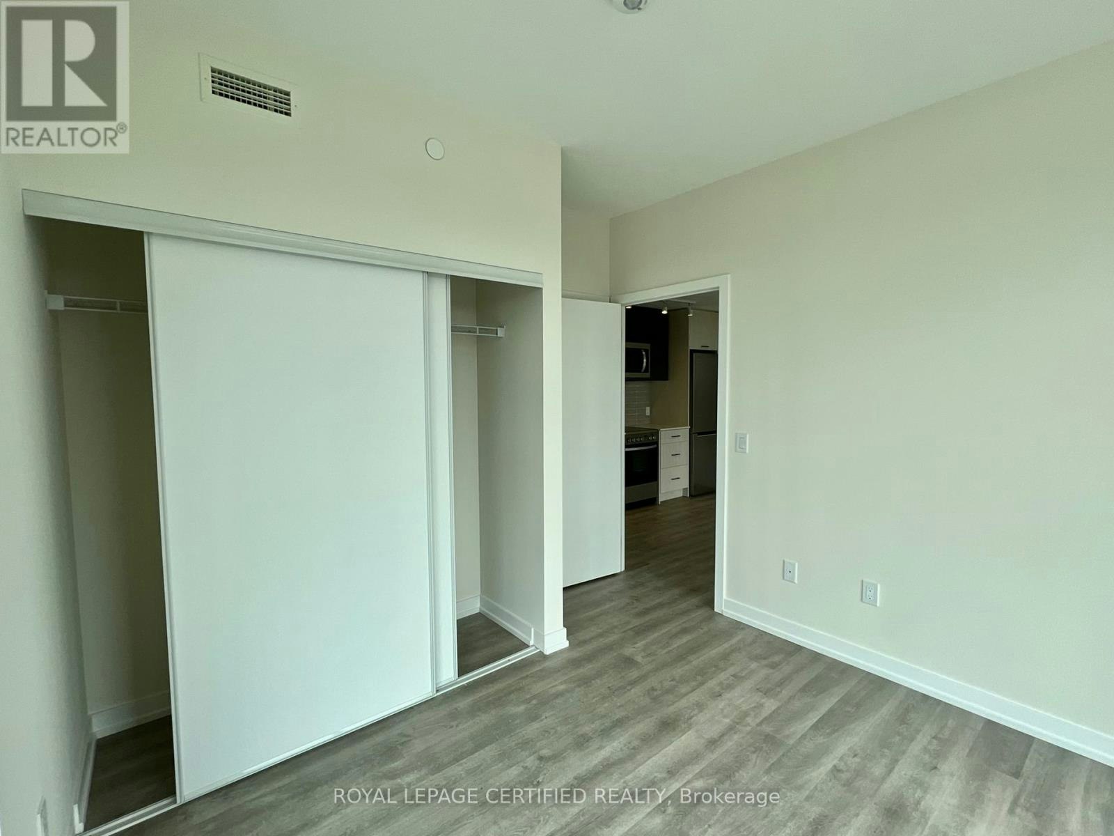 703-2300 St. Clair Avenue W, Toronto, ON, M6N 0B3 - 11