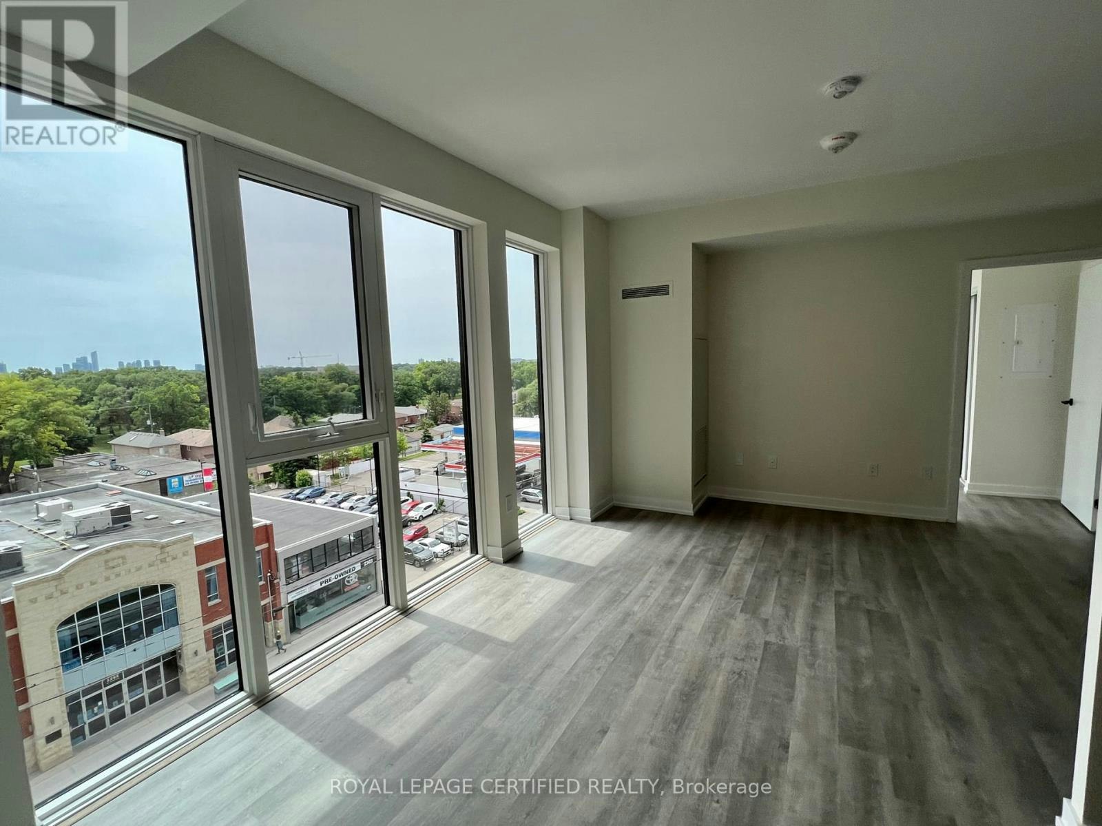 703-2300 St. Clair Avenue W, Toronto, ON, M6N 0B3 - 3