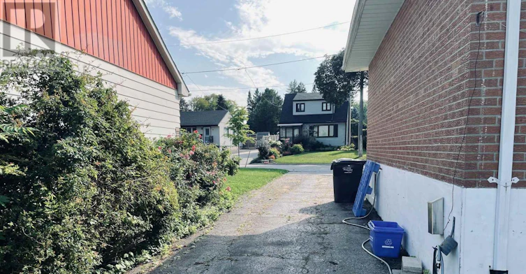 13 Joseph Street, Mississauga, ON, L5M 1N8 - 3