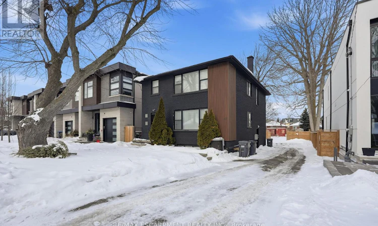 43 Broadview Avenue