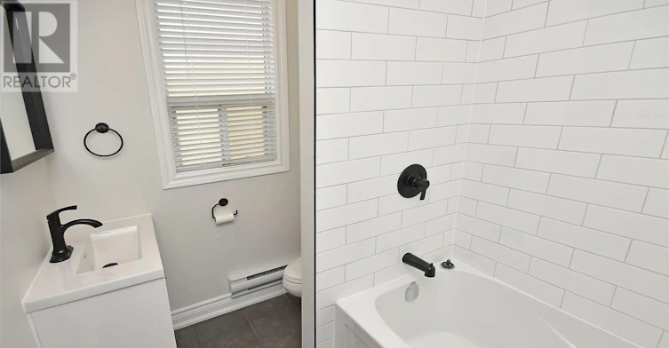 47 Emerald Street N, Hamilton, ON, L8L 5K2 - 10
