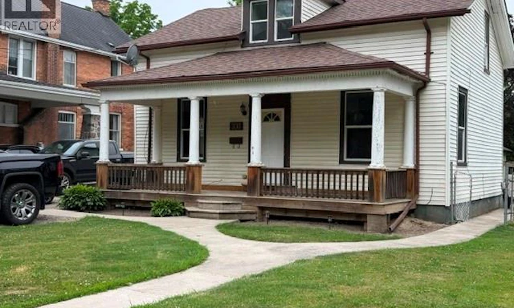 303 Wellington Street West