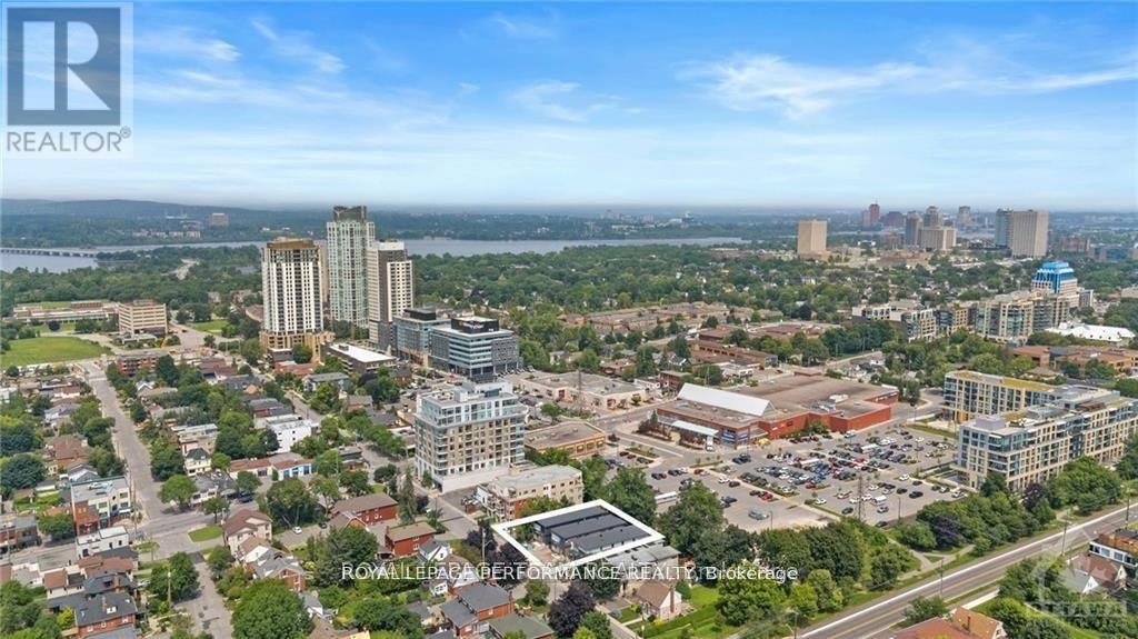C-413 Tweedsmuir Avenue, Ottawa, ON, K1Z 5N6 - 2