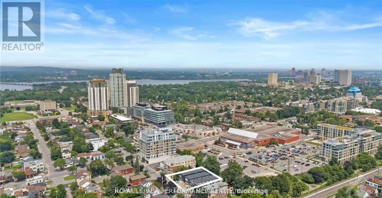C-413 Tweedsmuir Avenue, Ottawa, ON, K1Z 5N6 - 2
