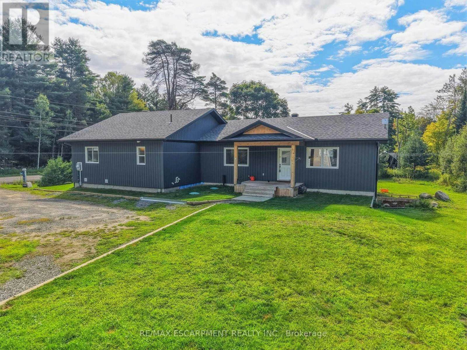 400 Raymond Road, Huntsville, ON, P1L 1X4