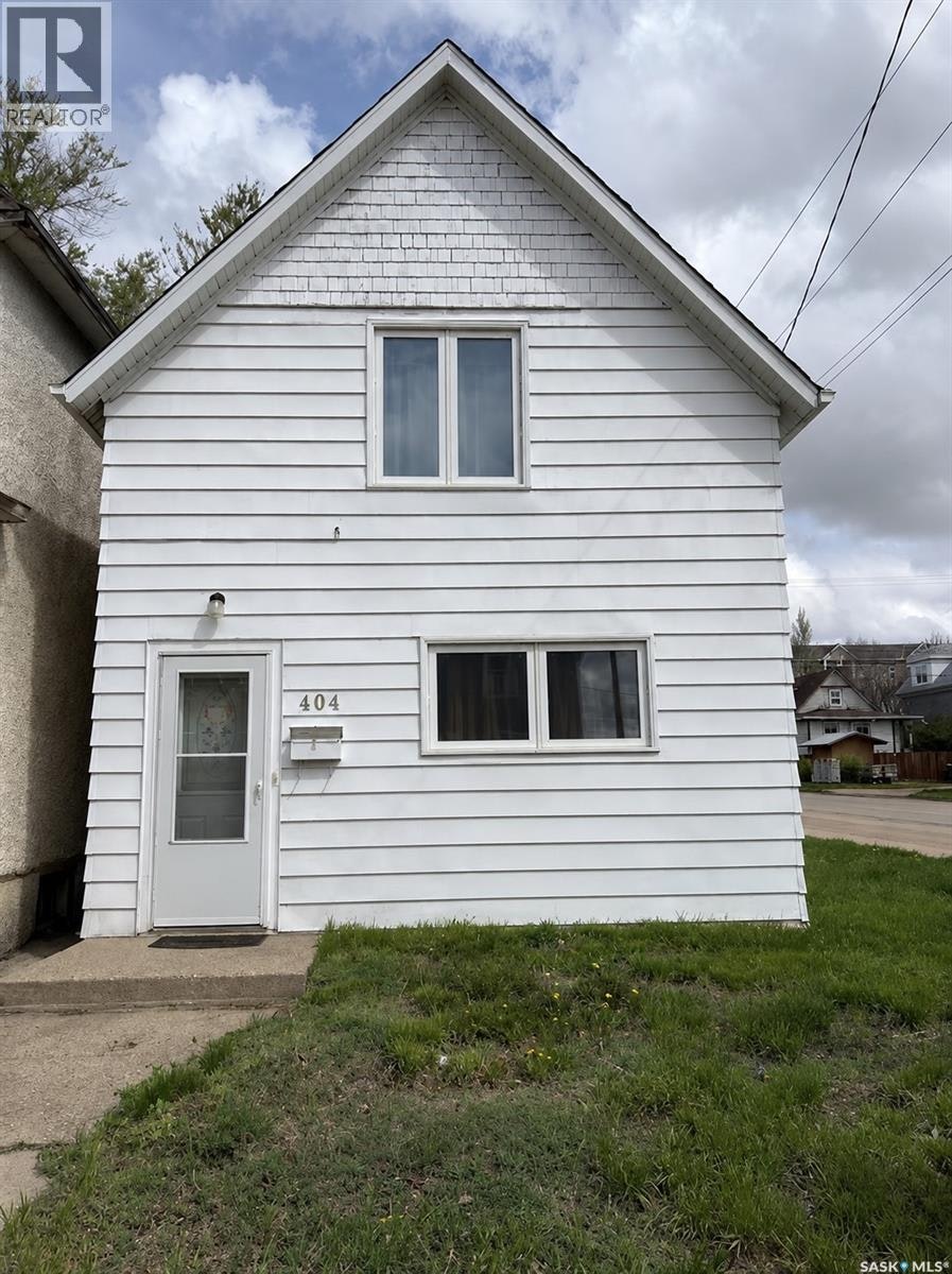 404 Fairford Street W, Moose Jaw, SK, S6H 1W2
