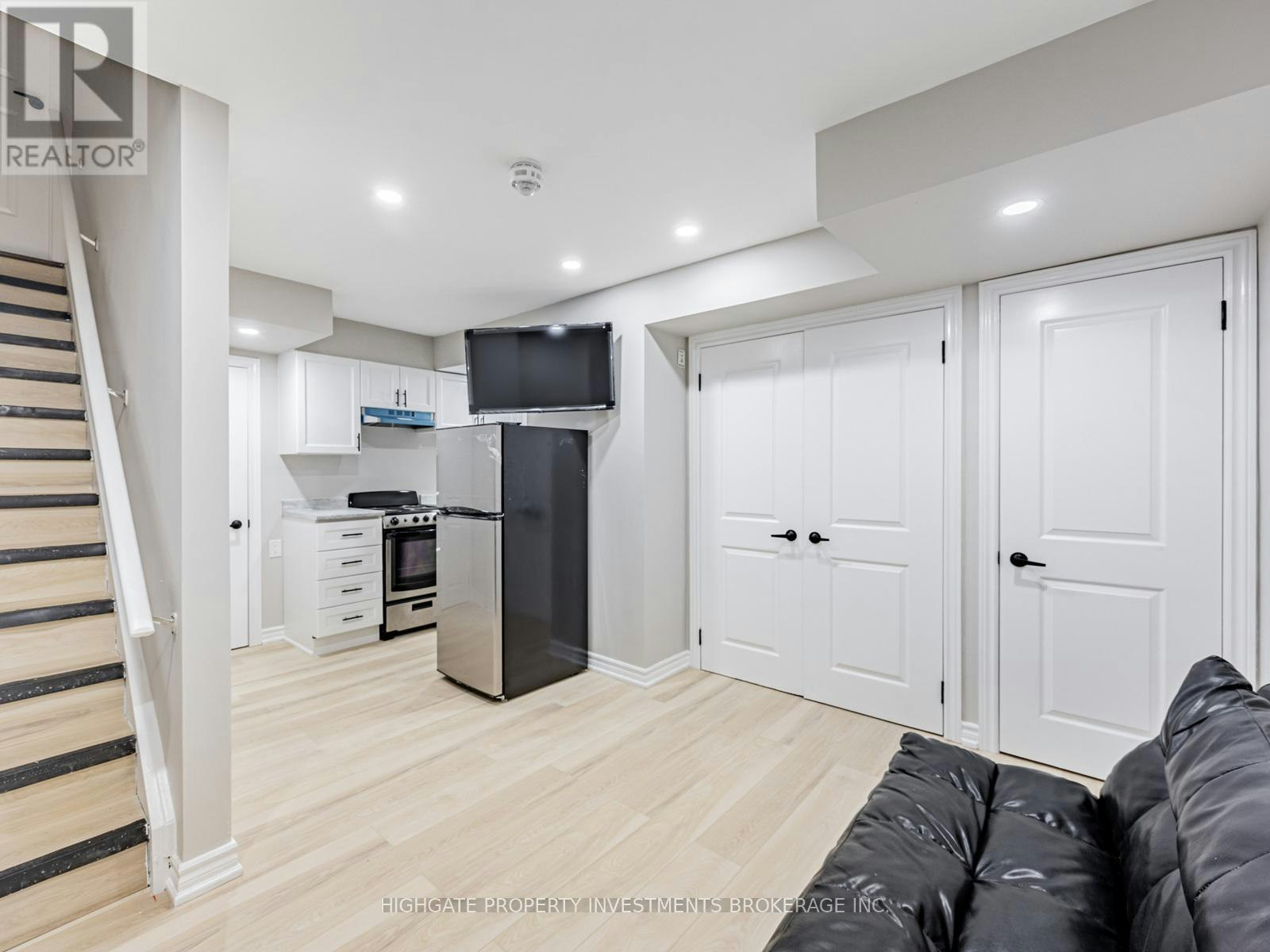 LOWER-6 Harper Hill Drive, Ajax, ON, L1T 0J9 - 4