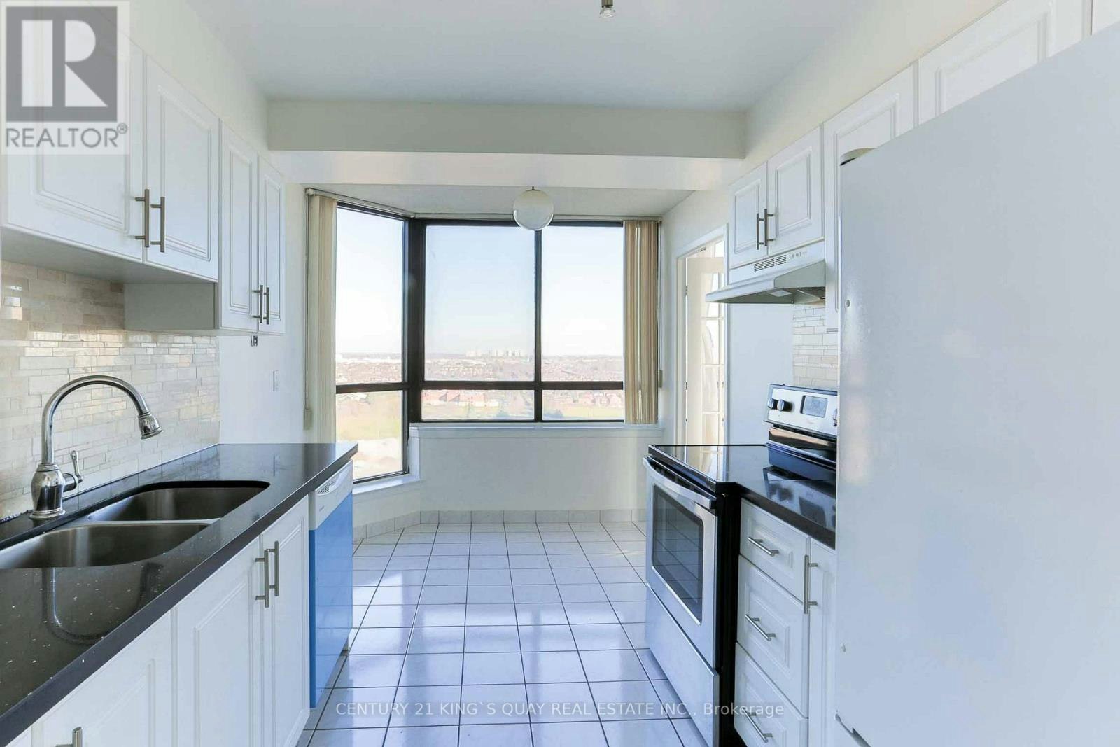 1924-75 Bamburgh Circle, Toronto, ON, M1W 3W1 - 3