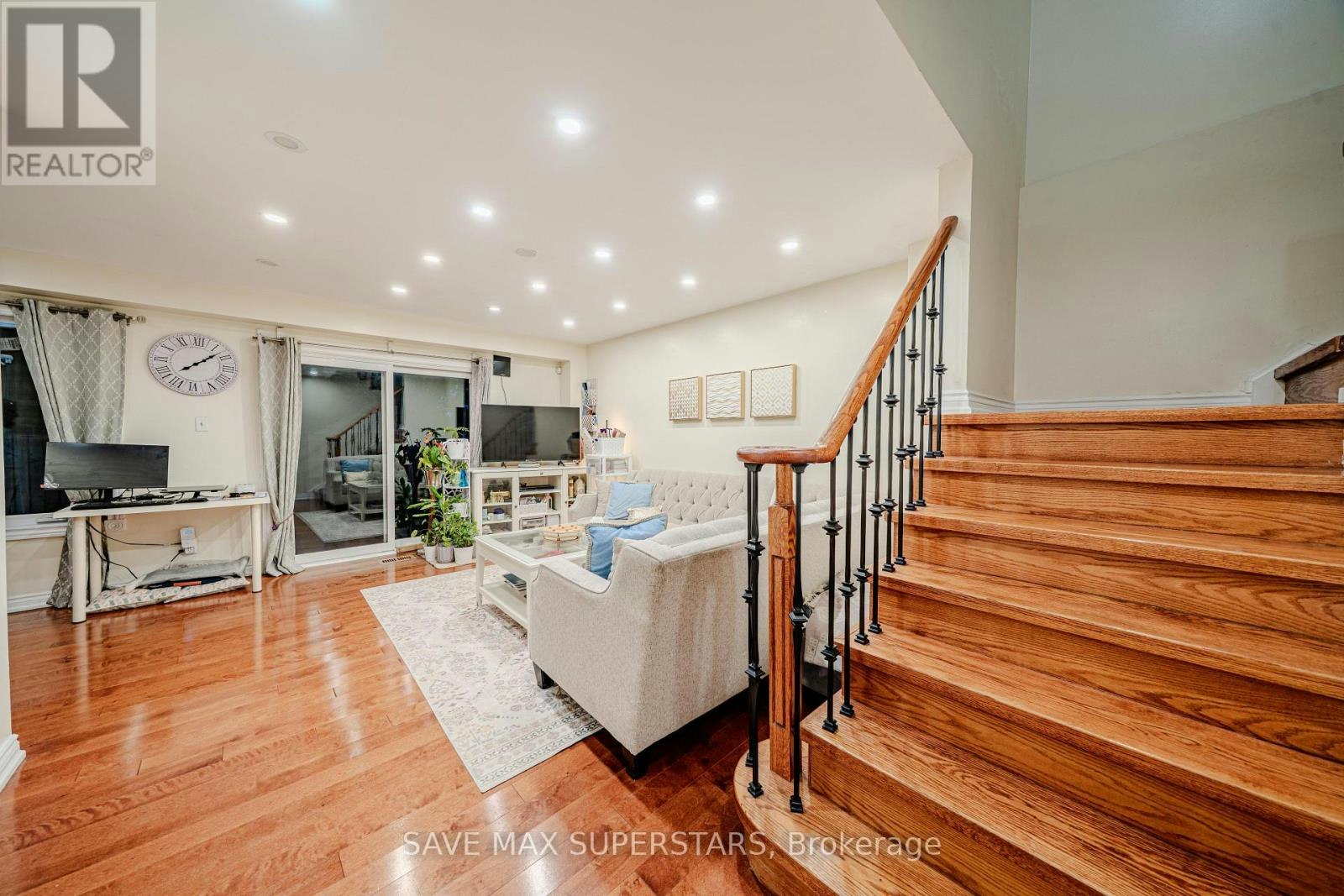 1679 Portland Court, Pickering, ON, L1V 5L5 - 10