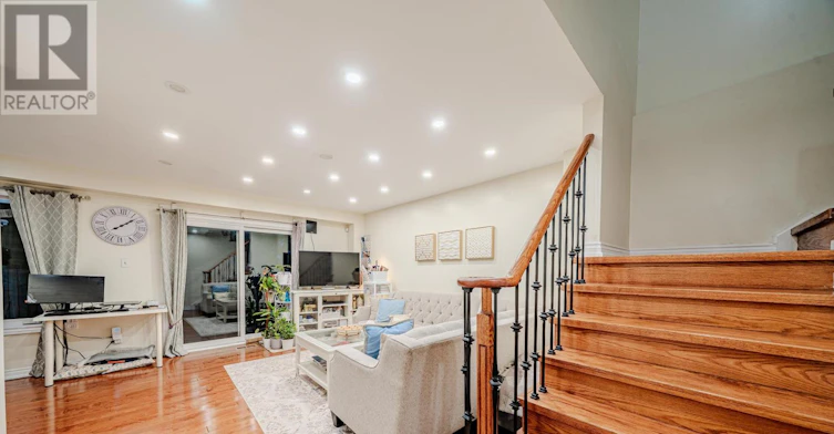 1679 Portland Court, Pickering, ON, L1V 5L5 - 10