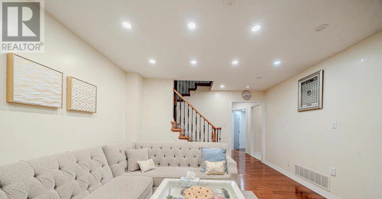 1679 Portland Court, Pickering, ON, L1V 5L5 - 14