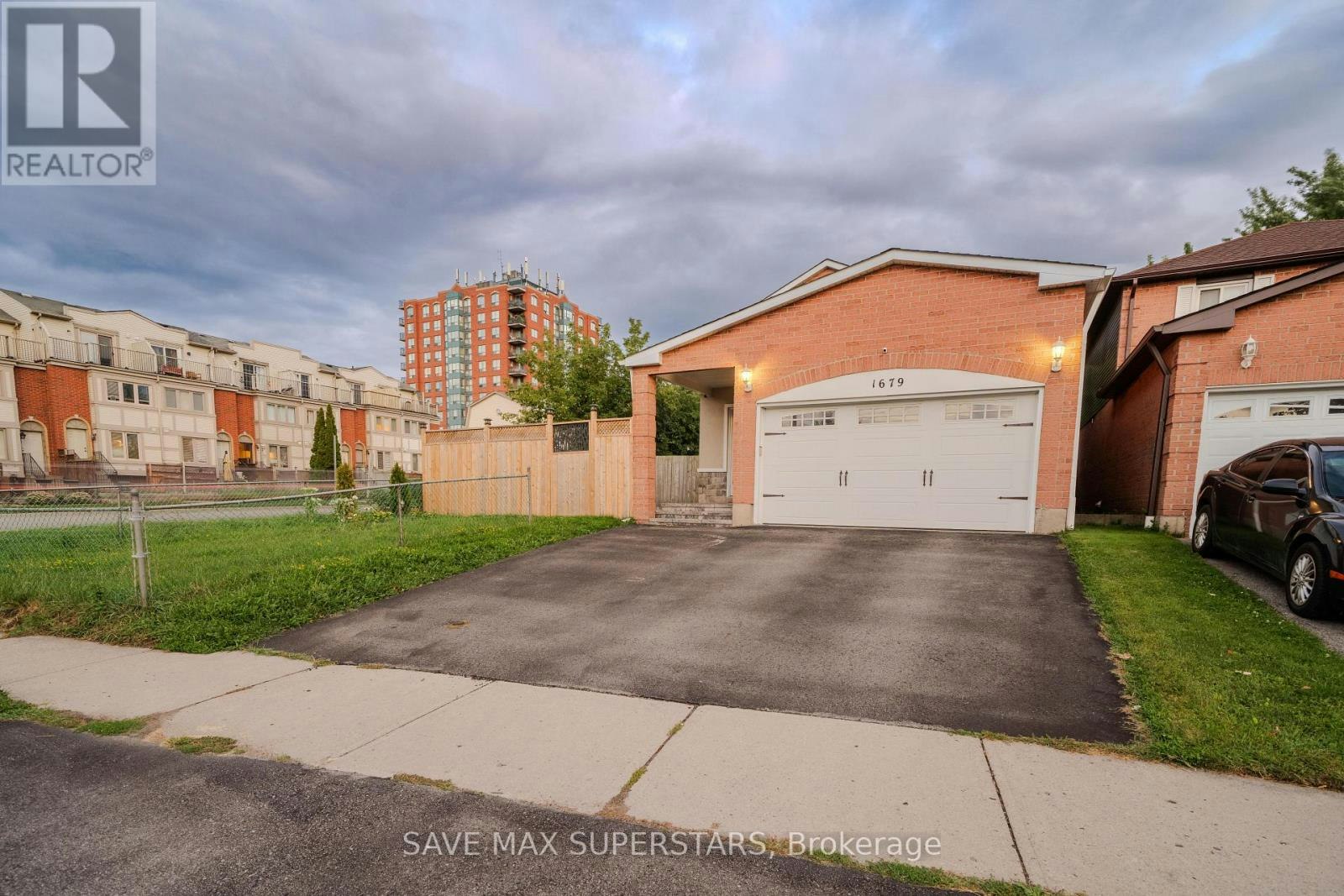 1679 Portland Court, Pickering, ON, L1V 5L5