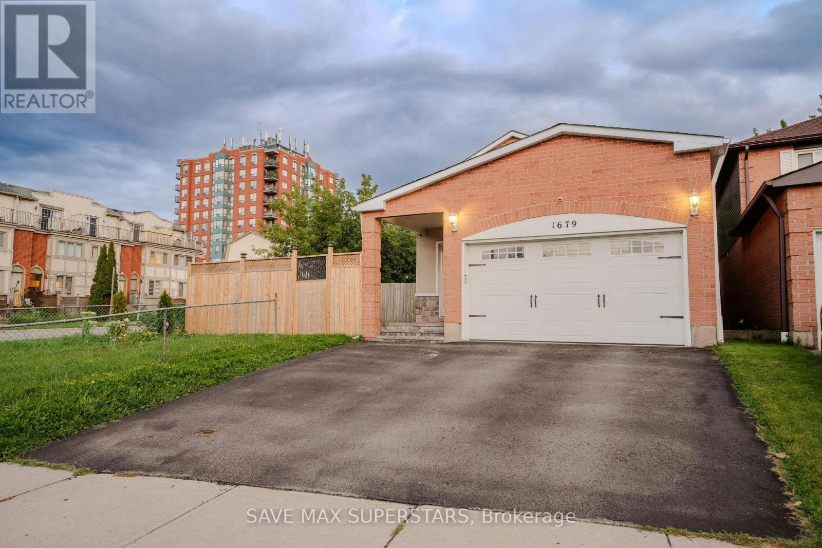 1679 Portland Court, Pickering, ON, L1V 5L5 - 2