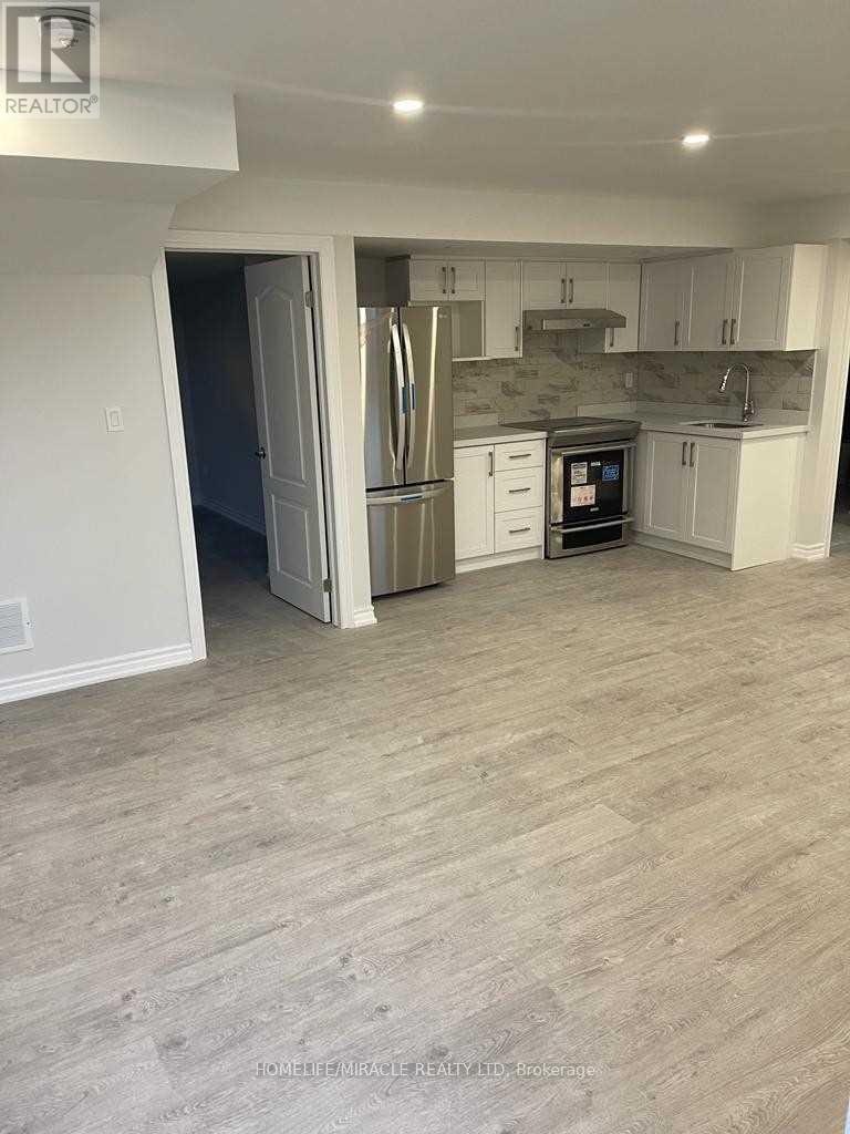 63 Deepwood (Bst Crescent, East Gwillimbury, ON, L9N 0P8 - 2