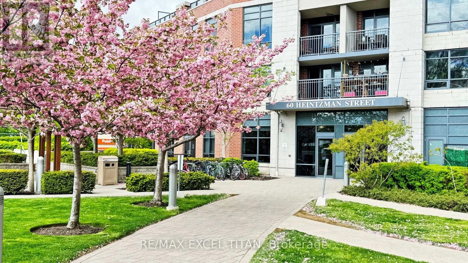 1132-60 Heintzman Street, Toronto, ON, M6P 5A1 - 2