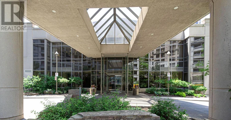 2211-3880 Duke Of York Boulevard, Mississauga, ON, L5B 4M7 - 3