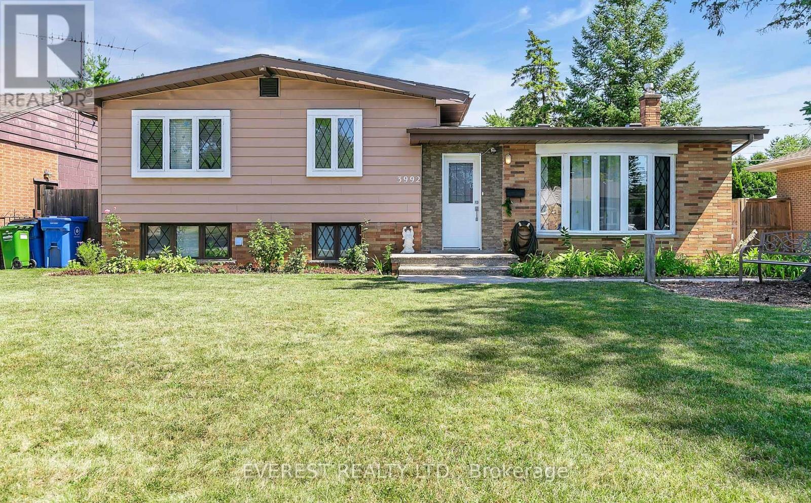 3992 Longfellow Avenue, Windsor, ON, N9G 2B3