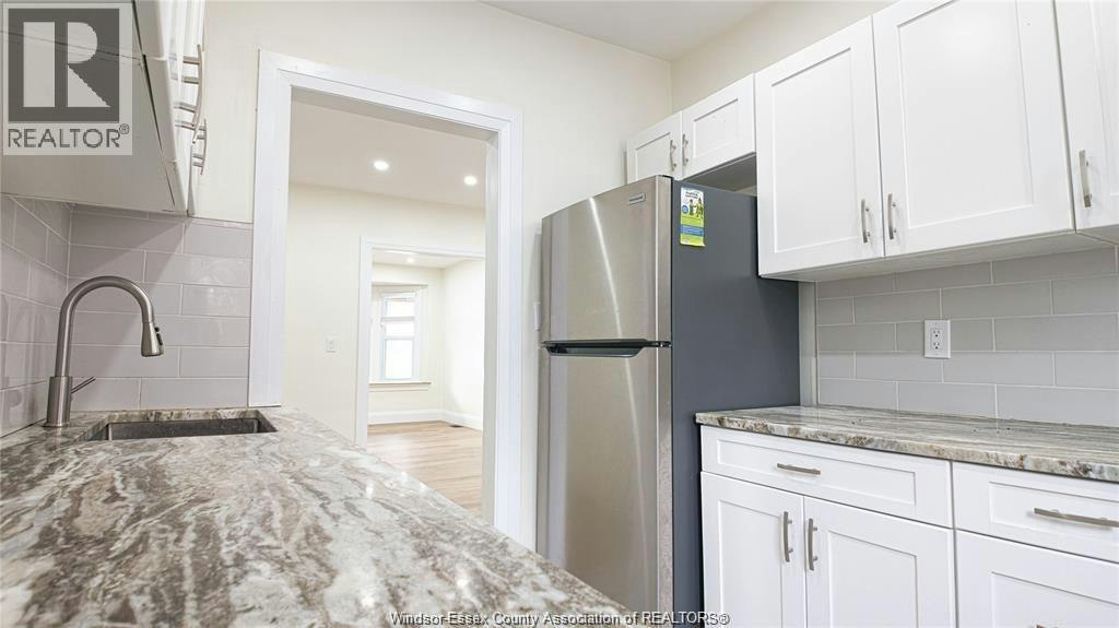 116 Elm Avenue, Windsor, ON, N9A 5G8 - 9