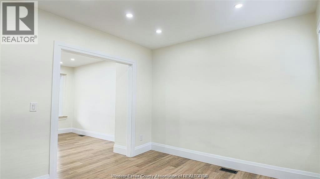 116 Elm Avenue, Windsor, ON, N9A 5G8 - 5