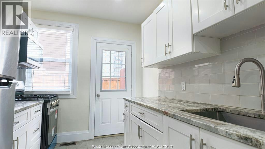 116 Elm Avenue, Windsor, ON, N9A 5G8 - 8