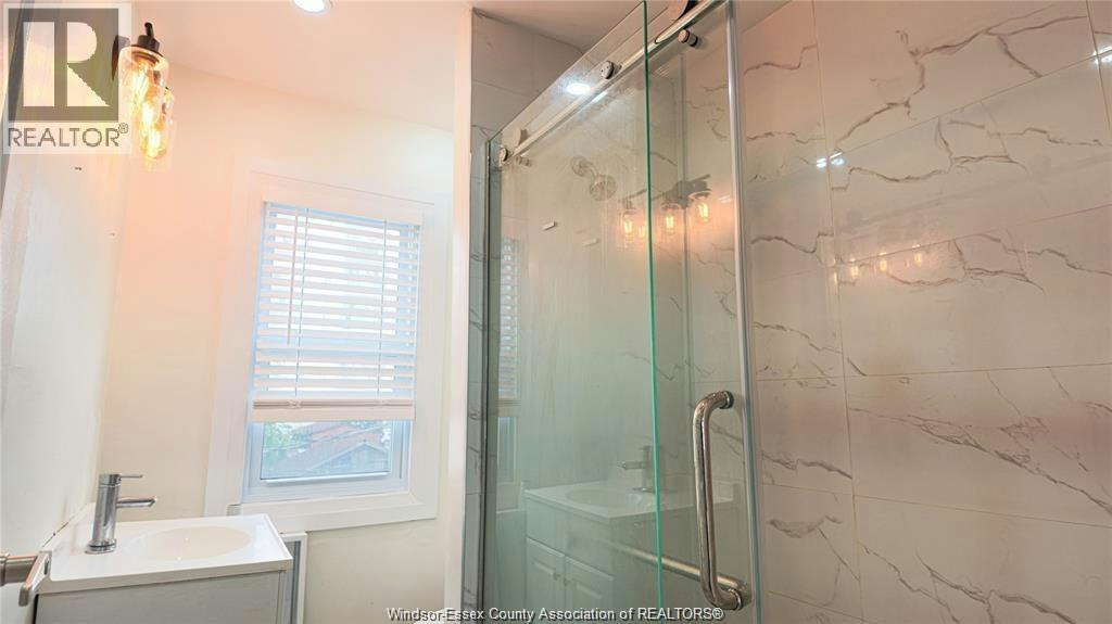 116 Elm Avenue, Windsor, ON, N9A 5G8 - 12