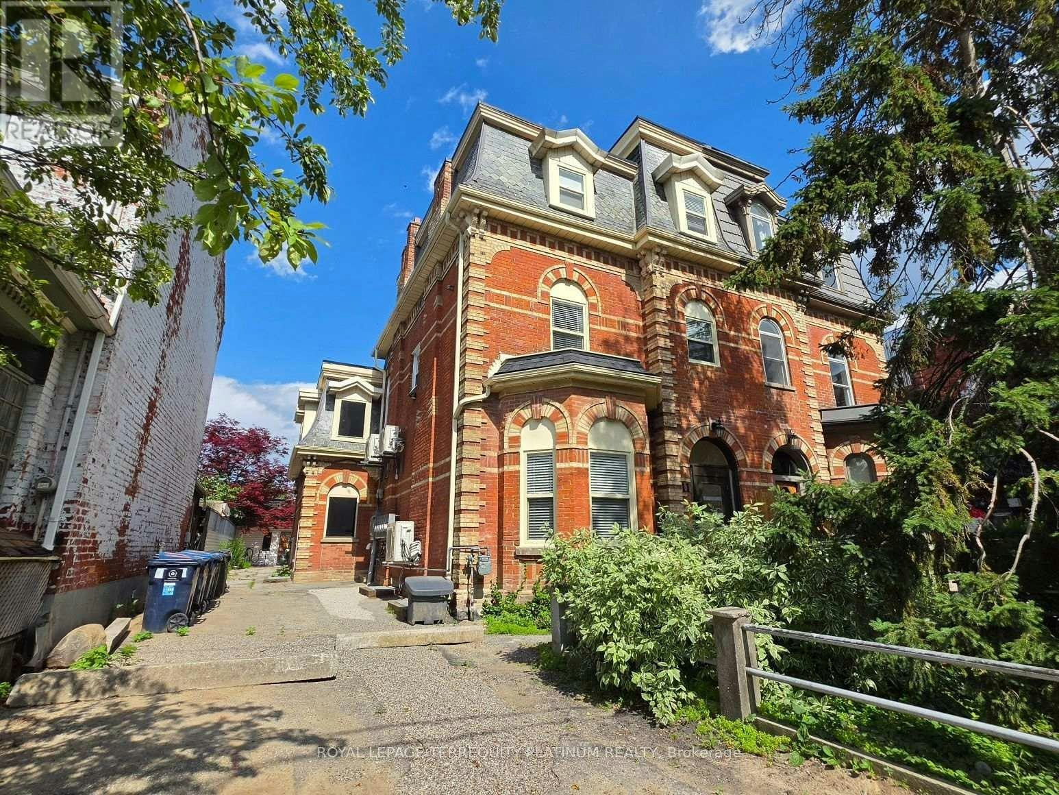 6-11 Beaconsfield Avenue, Toronto, ON, M6J 3J1 - 3