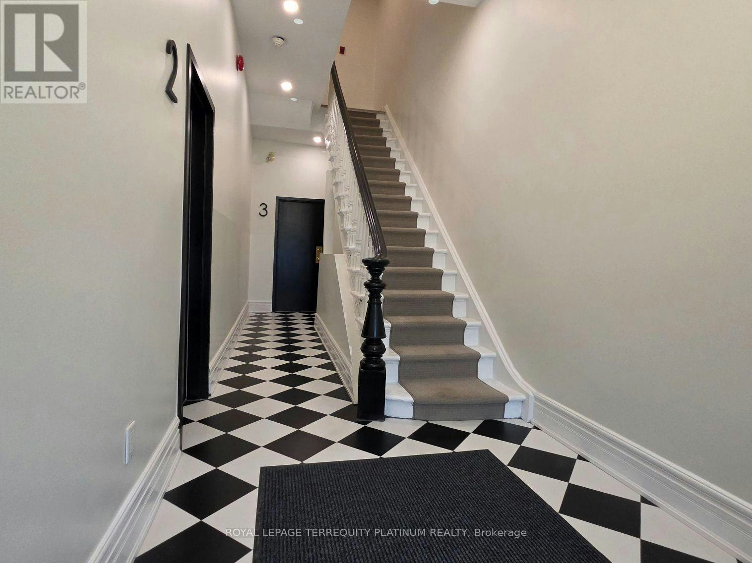 6-11 Beaconsfield Avenue, Toronto, ON, M6J 3J1 - 5