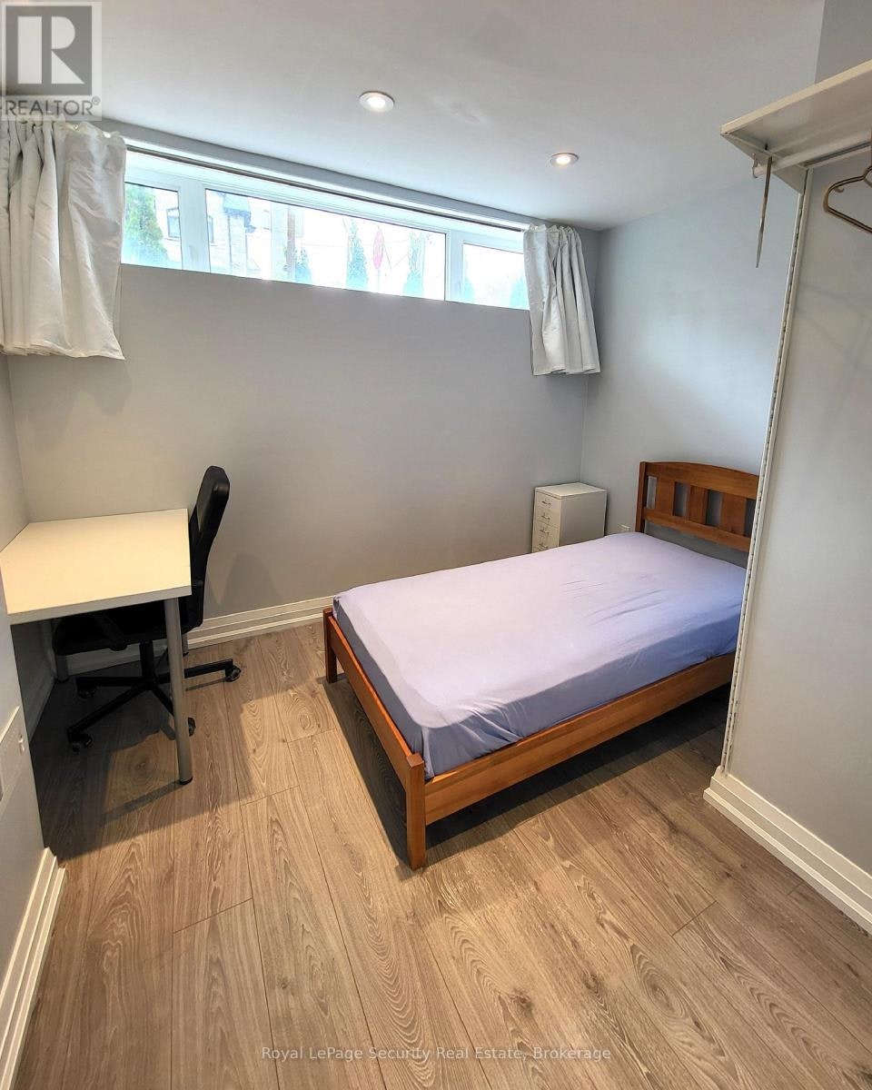LOWER 1-196 Strathnairn Avenue, Toronto, ON, M6M 2G1 - 3