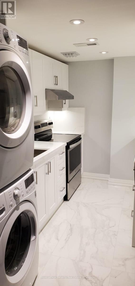 LOWER 2-196 Strathnairn Avenue, Toronto, ON, M6M 2G1 - 3