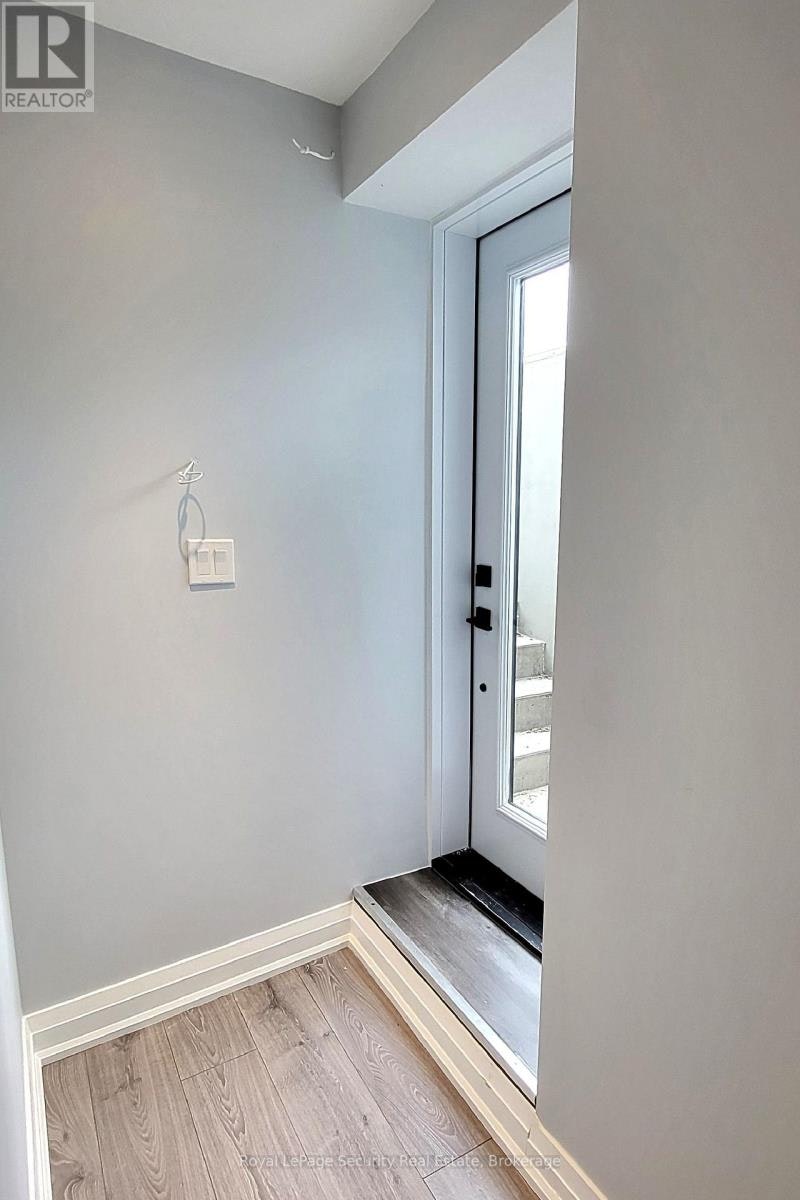 LOWER 2-196 Strathnairn Avenue, Toronto, ON, M6M 2G1 - 2