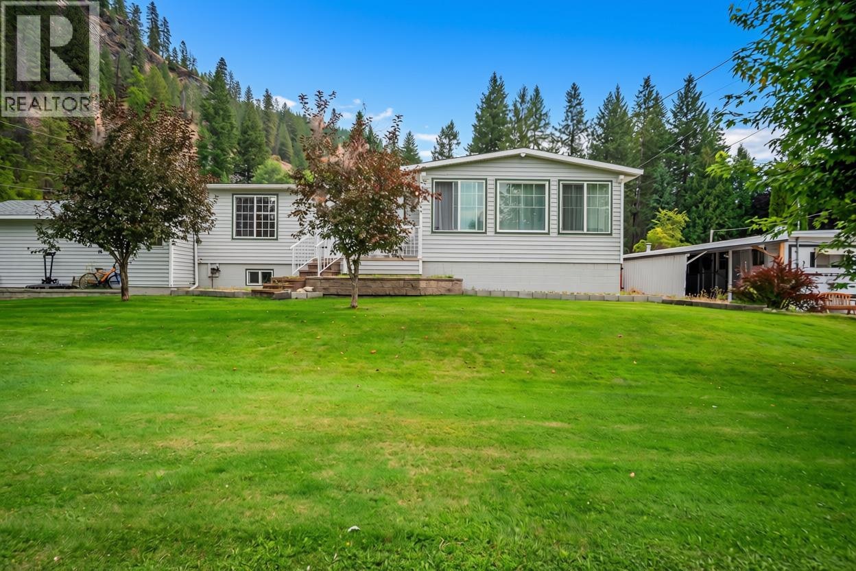 1664 Maida Road, Christina Lake, BC, V0H 1E3