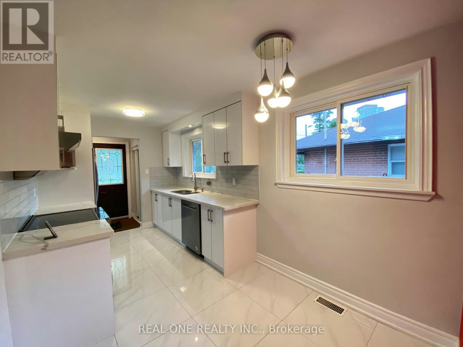 2 BEDROOMS-63 Sundial Crescent, Toronto, ON, M4A 2J7 - 4