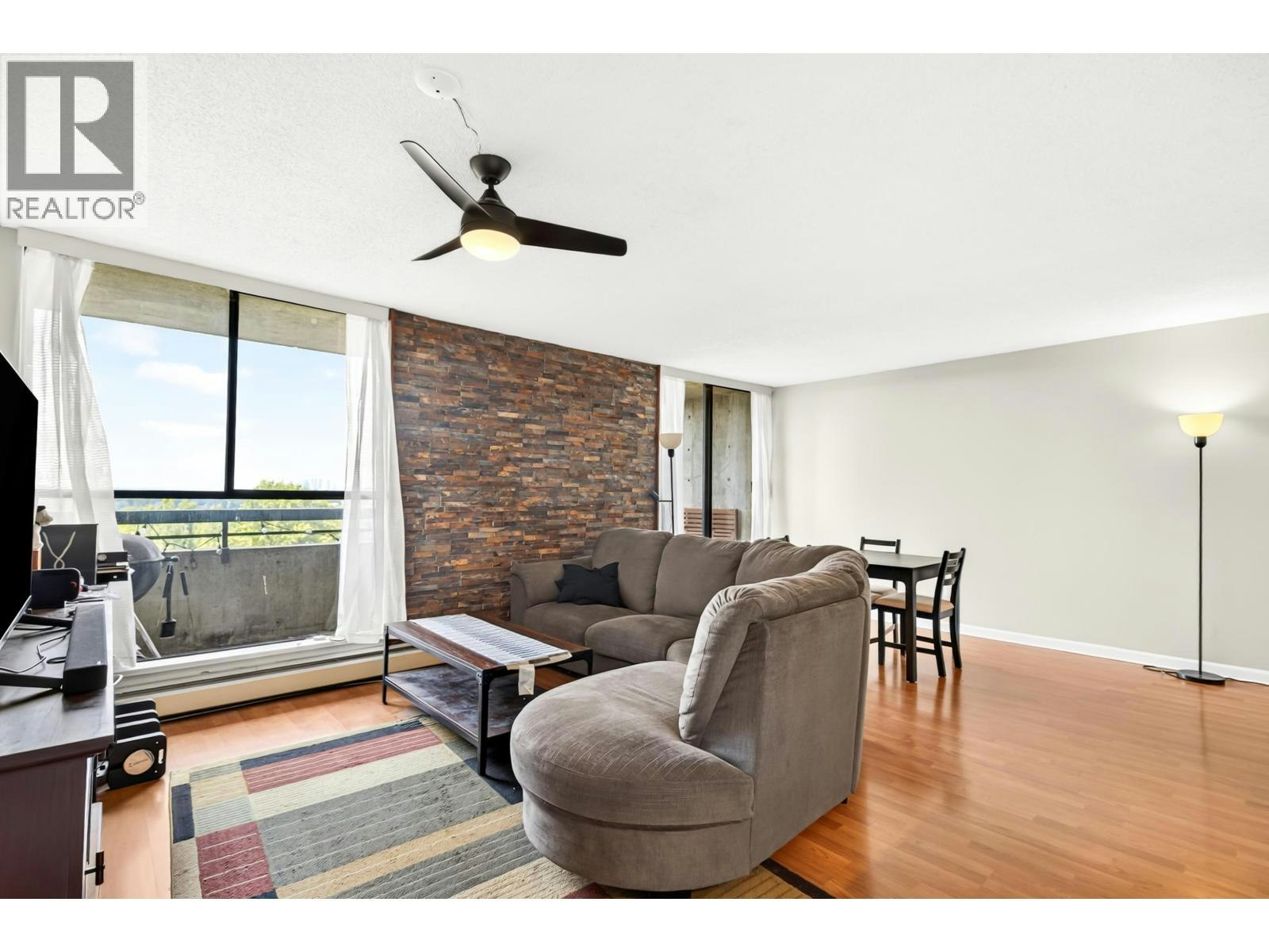 1601-3771 Bartlett Court, Burnaby, BC, V3J 7G8 - 11