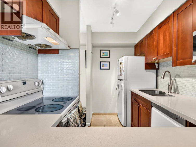 1601-3771 Bartlett Court, Burnaby, BC, V3J 7G8 - 10