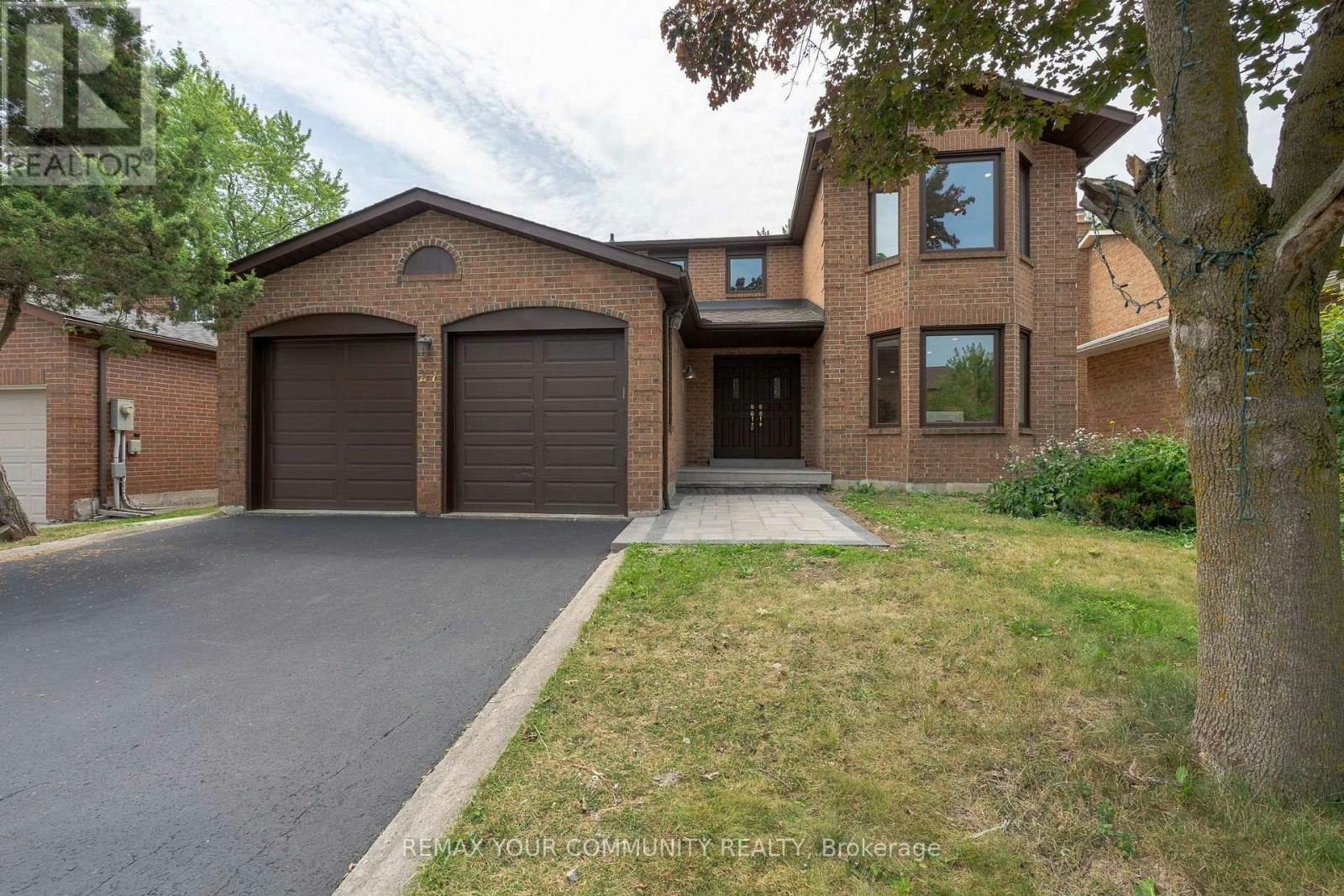 27 Houseman Crescent, Richmond Hill, ON, L4C 7S3