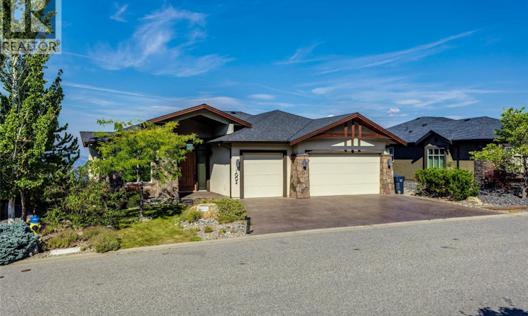 1002 Hewetson Avenue