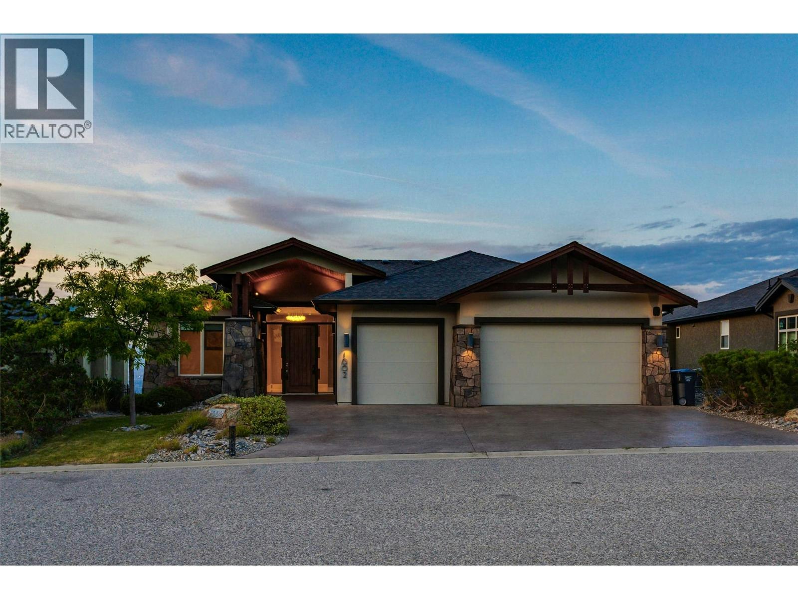 1002 Hewetson Avenue, Kelowna, BC, V1W 5H8