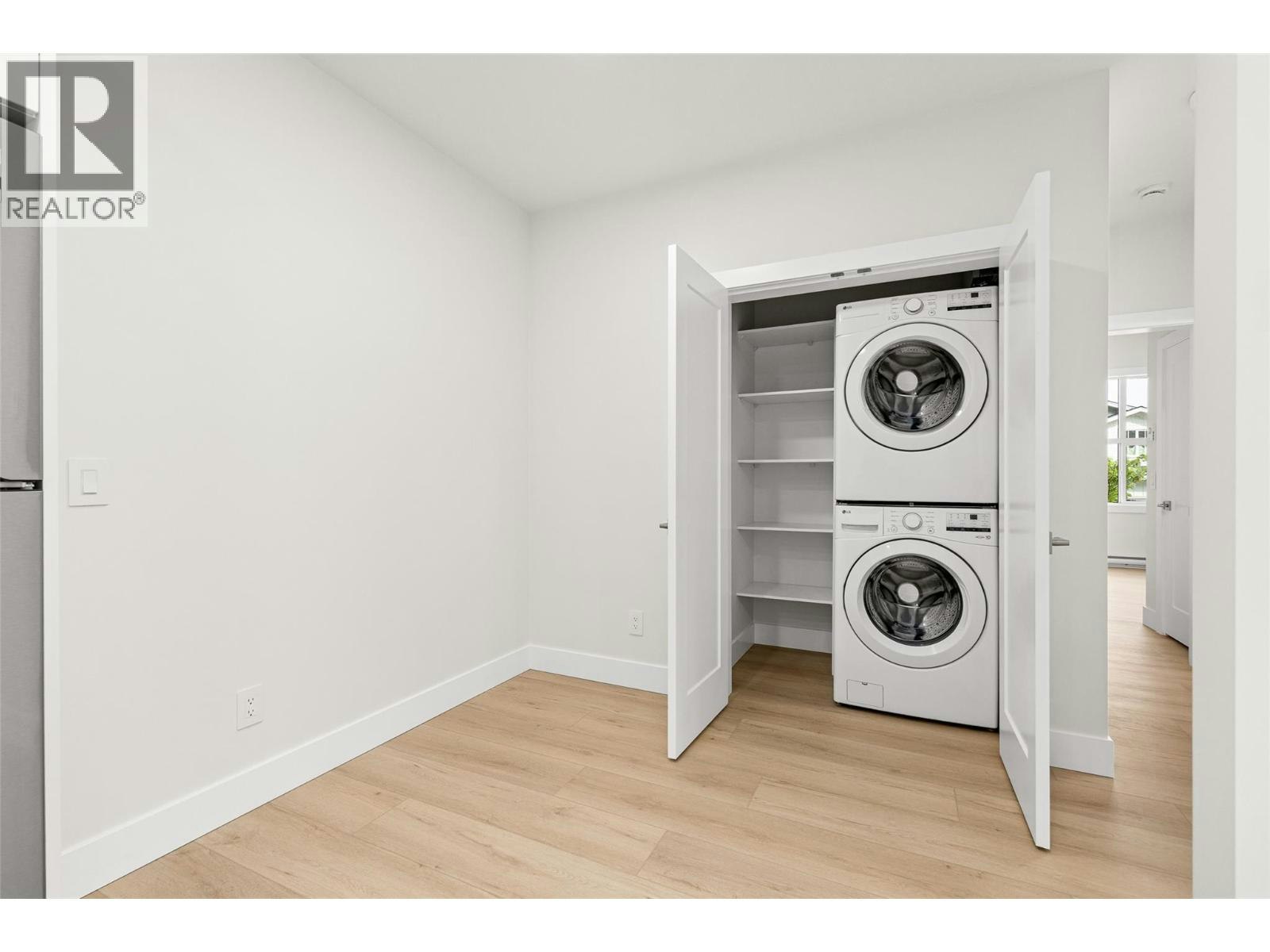 1448 Whistling Pine Place, Kelowna, BC, V1V 1H1 - 45