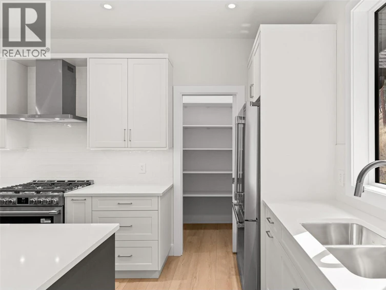 1448 Whistling Pine Place, Kelowna, BC, V1V 1H1 - 18