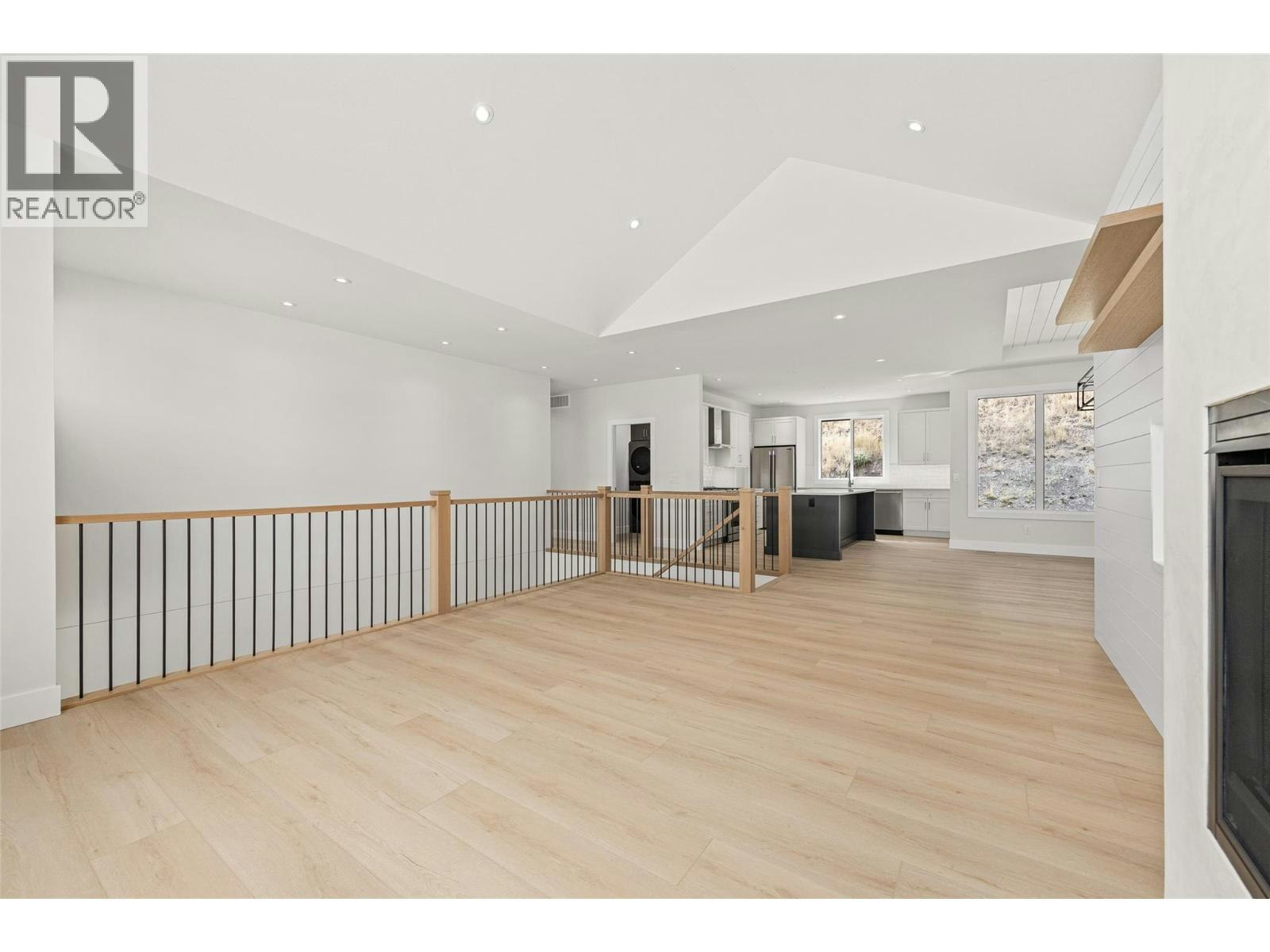 1448 Whistling Pine Place, Kelowna, BC, V1V 1H1 - 14