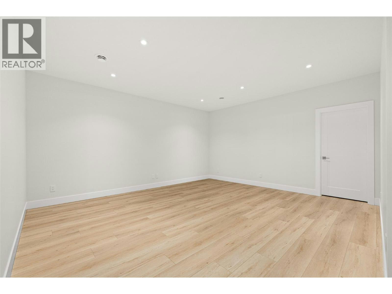 1448 Whistling Pine Place, Kelowna, BC, V1V 1H1 - 37