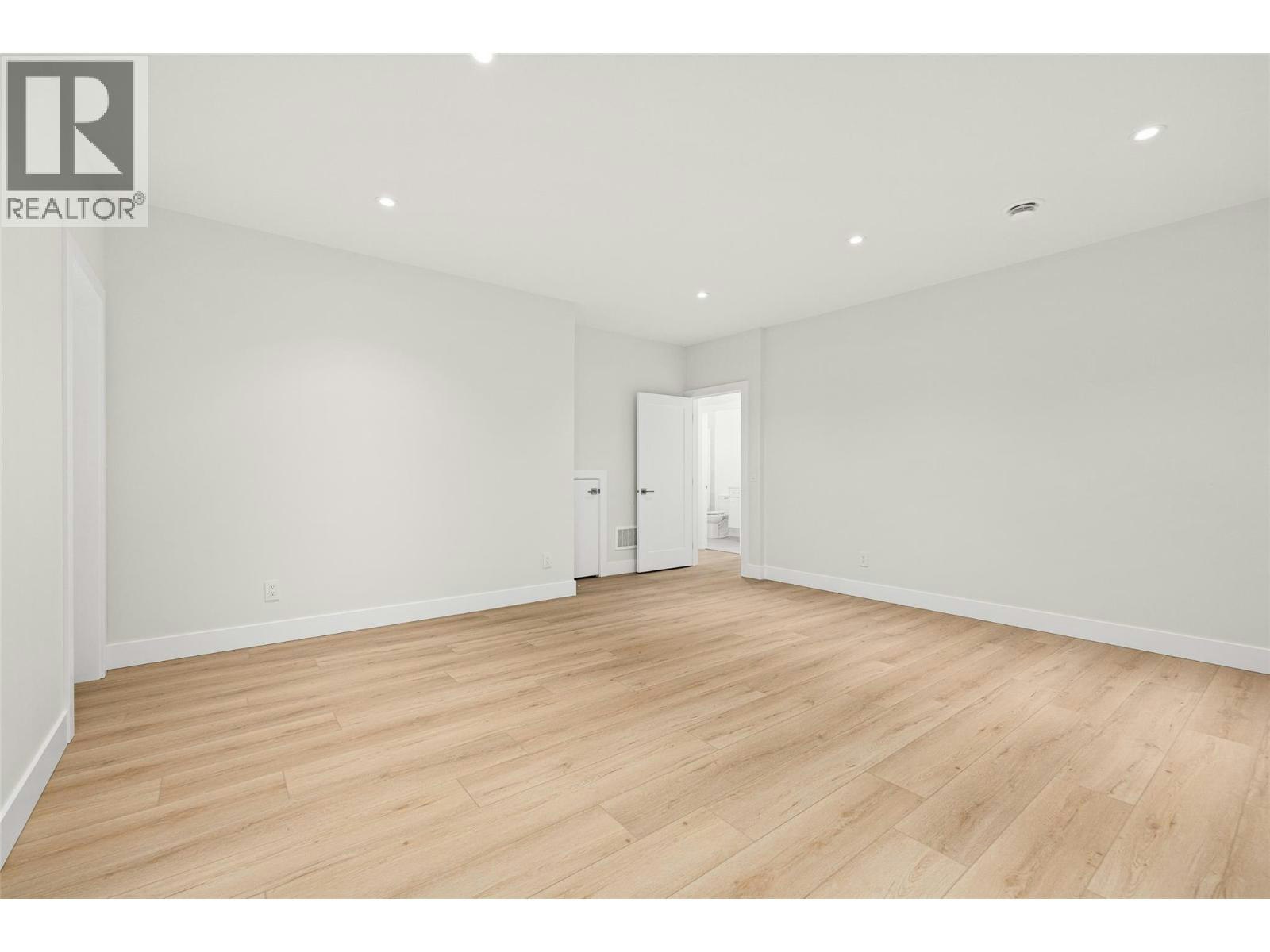 1448 Whistling Pine Place, Kelowna, BC, V1V 1H1 - 38