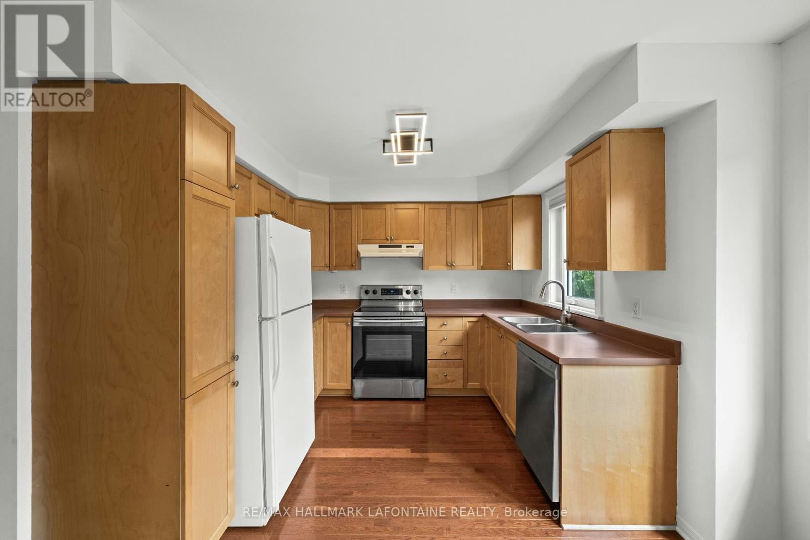 556 Burleigh Private, Ottawa, ON, K1J 1J9 - 22