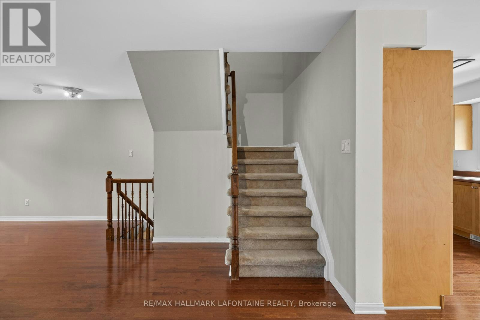556 Burleigh Private, Ottawa, ON, K1J 1J9 - 25