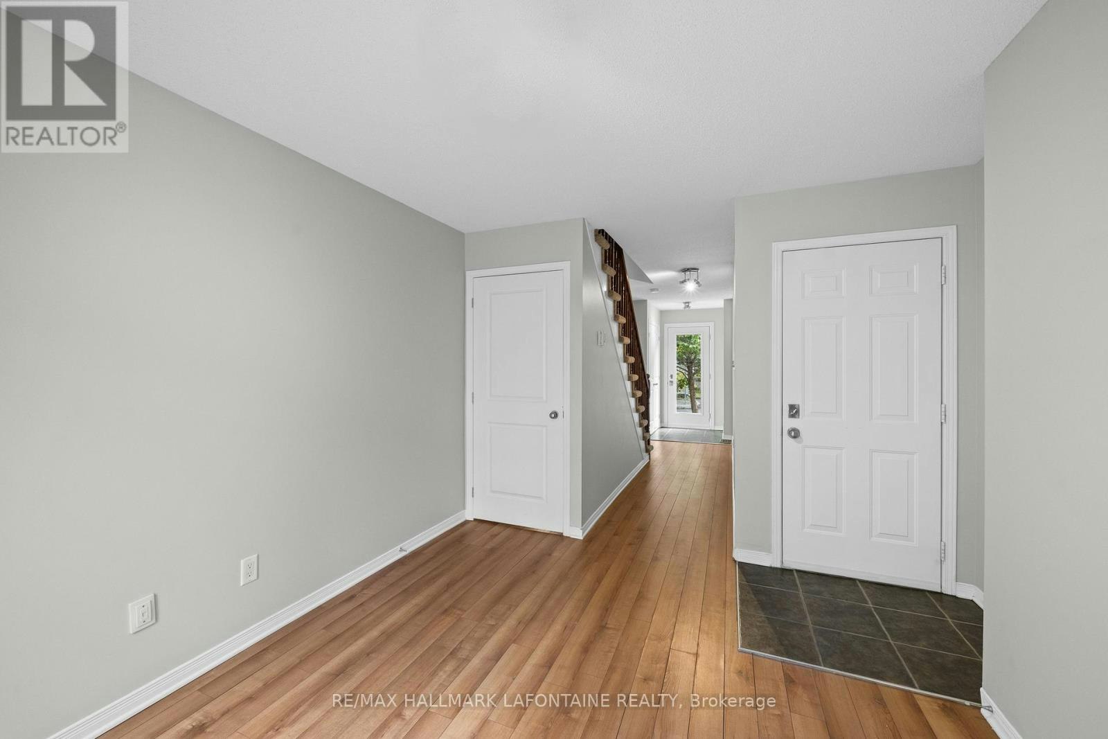 556 Burleigh Private, Ottawa, ON, K1J 1J9 - 7