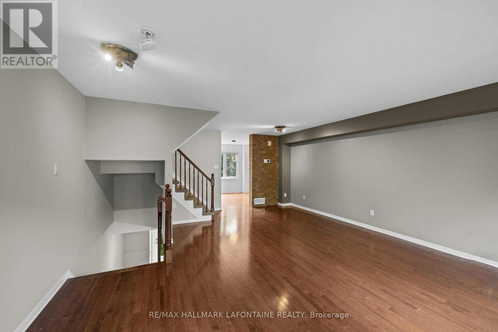 556 Burleigh Private, Ottawa, ON, K1J 1J9 - 11