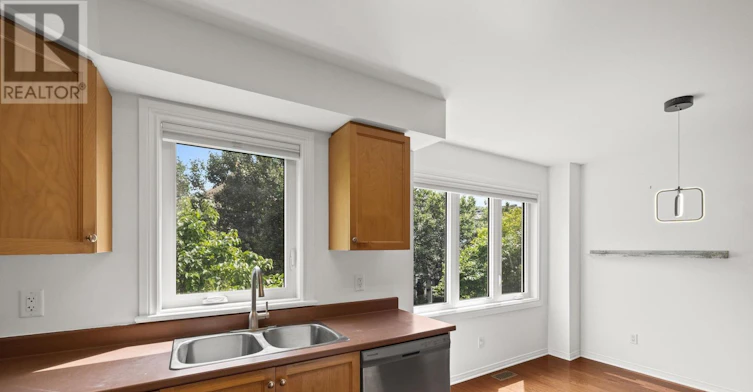 556 Burleigh Private, Ottawa, ON, K1J 1J9 - 24